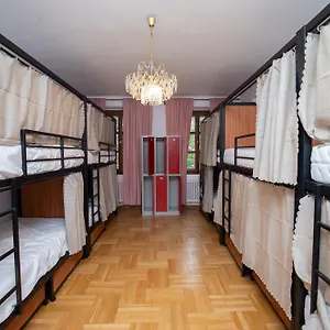 https://womens-only-hostel-female-only.praguehotelsweb.com