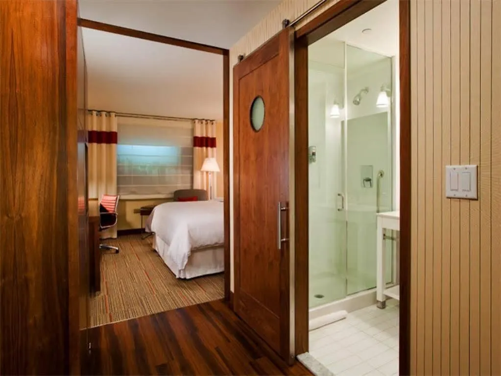 Four Points By Sheraton İzmir 4*,