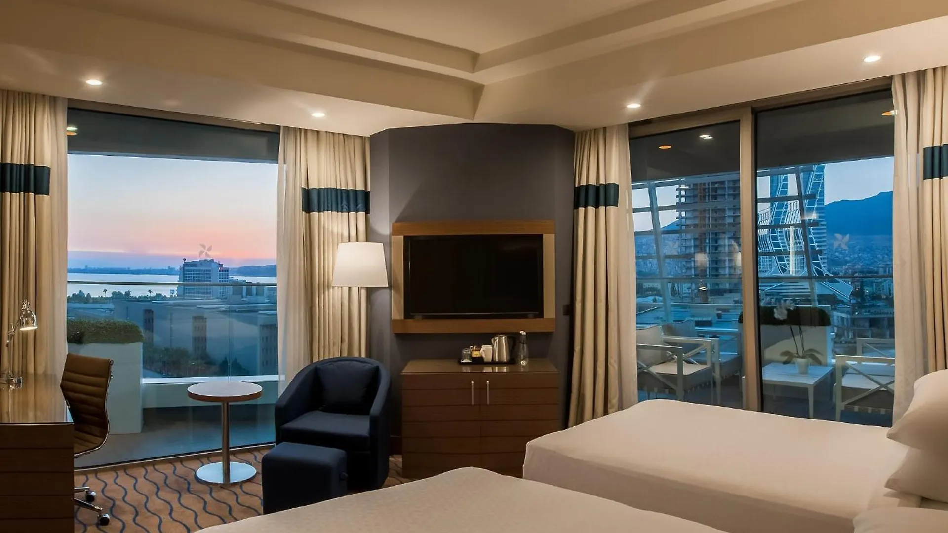 Four Points By Sheraton İzmir 4*,